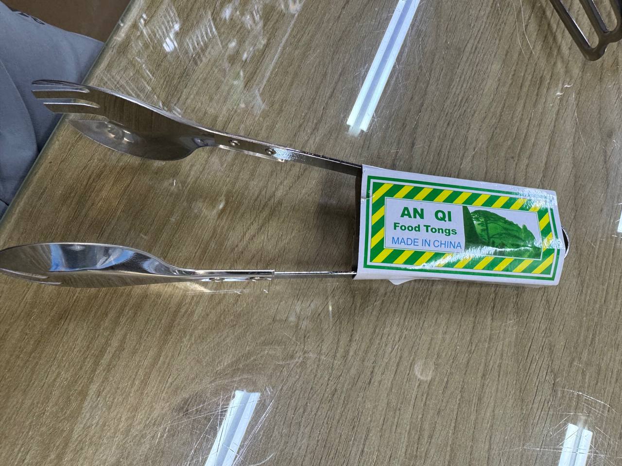 ملقط ستانليس سلطة