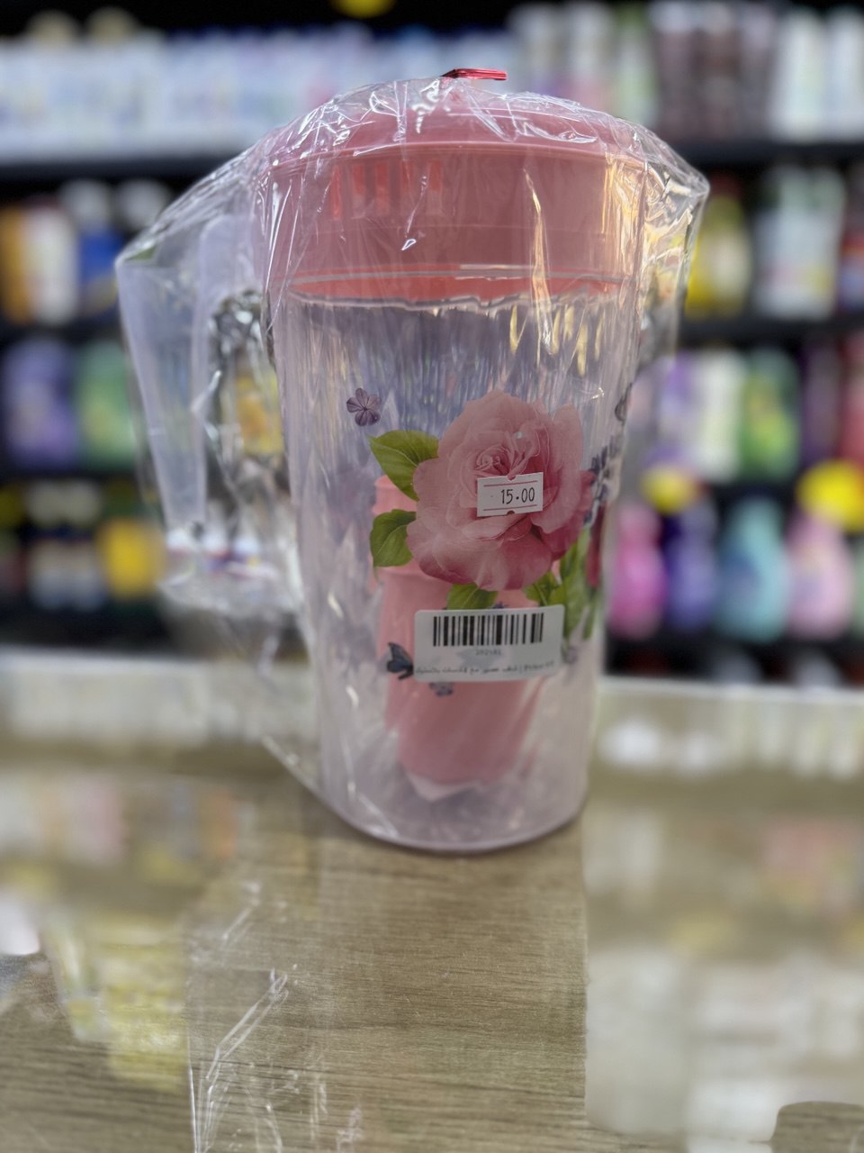 شاف عصير مع 4كاسات بلاستيك
